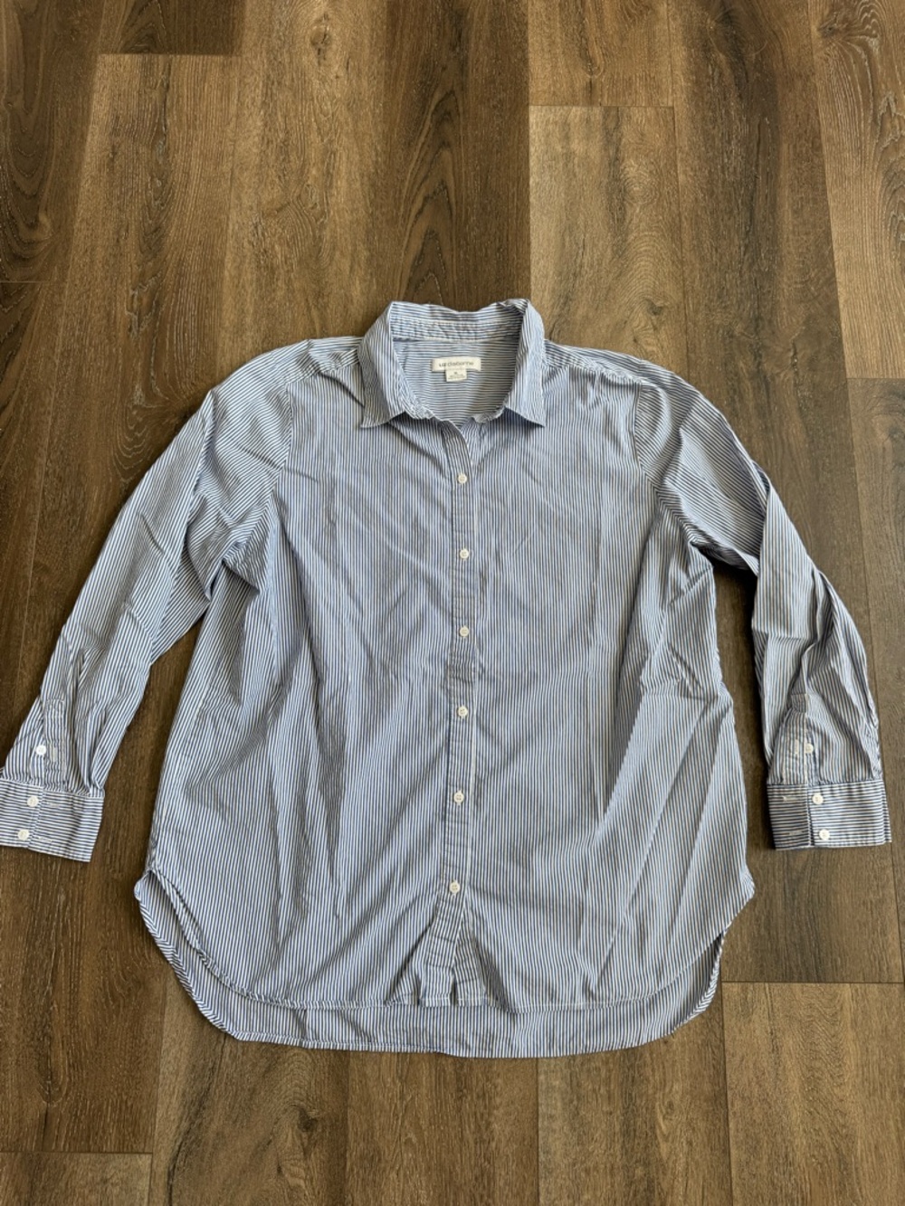 Liz Claiborne Blue and White Pinstripe Dress Shirt Women’s size XL